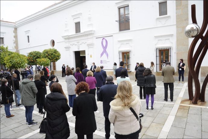 La Asamblea de Extremadura celebra el Día de la Mujer