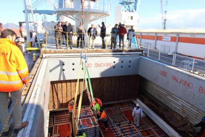 Barco con alimentos españoles para su exportación