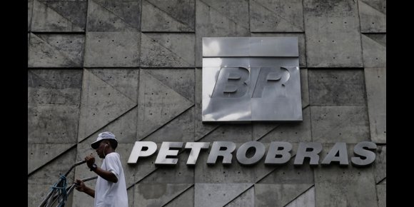 1. El Gobierno de Brasil propone seis nombres para el consejo de Petrobras, de los cuales tres son militares