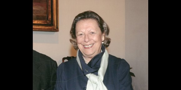 8. La historiadora Enriqueta Vila recibe el Premio UNIA Concha Caballero