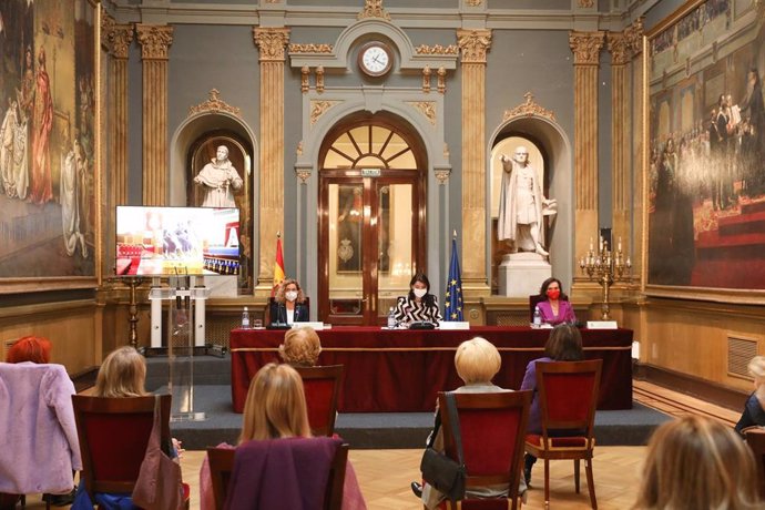 La presidenta del Congreso de los Diputados, Meritxell Batet; la presidenta de la Cámara Alta, Pilar Llop; y la vicepresidenta primera del Gobierno , Carmen Calvo,  en el Día Internacional de la Mujer, en Madrid (España), a 8 de marzo de 2021. 