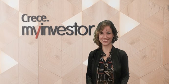 La Maestra Sabrina Vega amadrina la escuela de ajedrez para mujeres 'Jaque de Dama'.