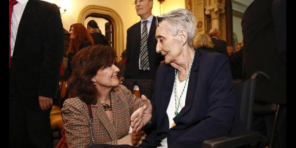 3. La poeta Carmen Canet recuerda en Granada la figura y la obra de Mariluz Escribano