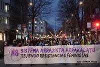 Miles de personas se manifiestan en Bilbao el 8-M convocadas por el Movimiento Feminista
