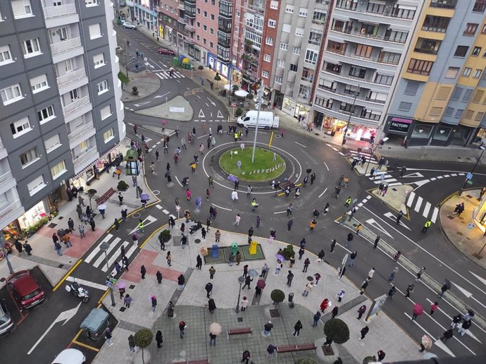 Concentración por el 8M en Avilés.