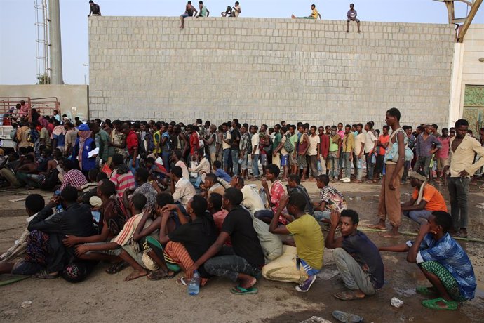 Archivo - Migrants etíops detinguts a Aden (Iemen)