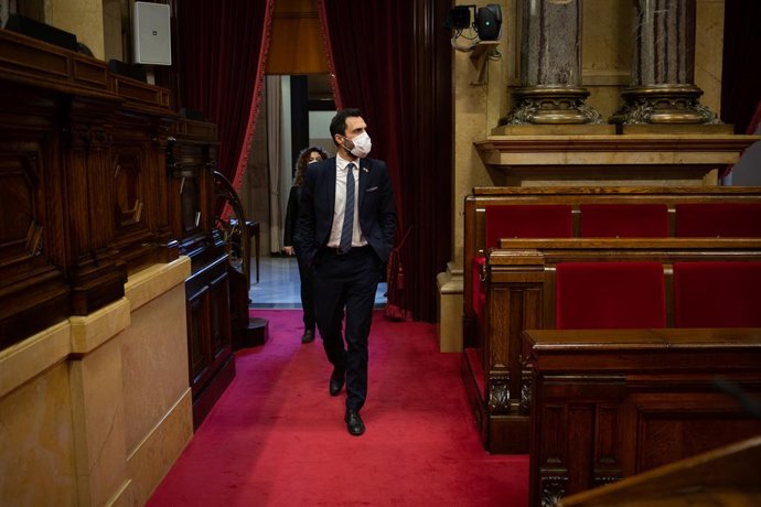 Archivo - el presidente del Parlament, Roger Torrent en la Diputación Permanente del Parlament, en Barcelona, Catalunya (España), a 20 de enero de 2021. La Diputación es el órgano que representa a la cámara en periodos de vacaciones y de convocatoria el