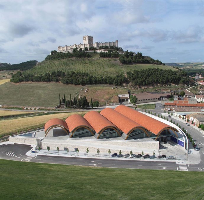 Archivo - Vista de la bodegas de Proto, en Peñafiel.