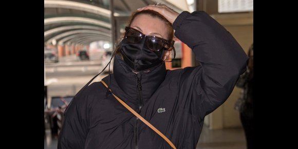 5. Nawja Nimri entona el mea culpa y pide perdón por su agresión a dos cámaras a su regreso de los Goya