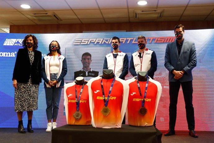 Los medallista españoles visitan el CSD