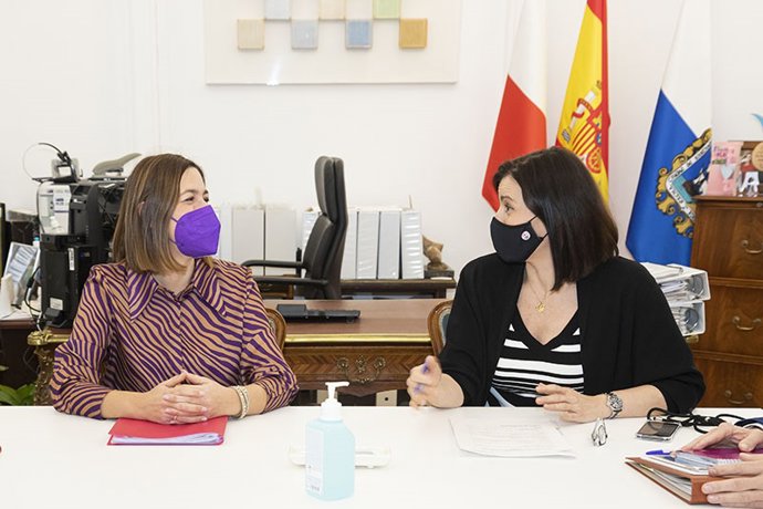 La consejera de Economía, María Sánchez, y la alcaldesa de Santander, Gema Igual