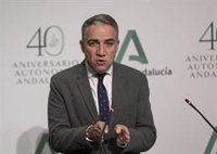 Bendodo ve más "preocupante" que en un gobierno esté Podemos que Vox y defiende el "modelo perfecto" de Andalucía