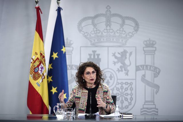 La ministra portavoz  y de Hacienda, María Jesús Montero, comparece en rueda de prensa posterior al Consejo de Ministros celebrado en Moncloa, en Madrid (España), a 9 de marzo de 2021.