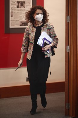 La ministra portavoz  y de Hacienda, María Jesús Montero, a su llegada a una rueda de prensa posterior al Consejo de Ministros celebrado en Moncloa, en Madrid (España), a 9 de marzo de 2021. Entre otras cuestiones, el Gobierno ha aprobado hoy el real de