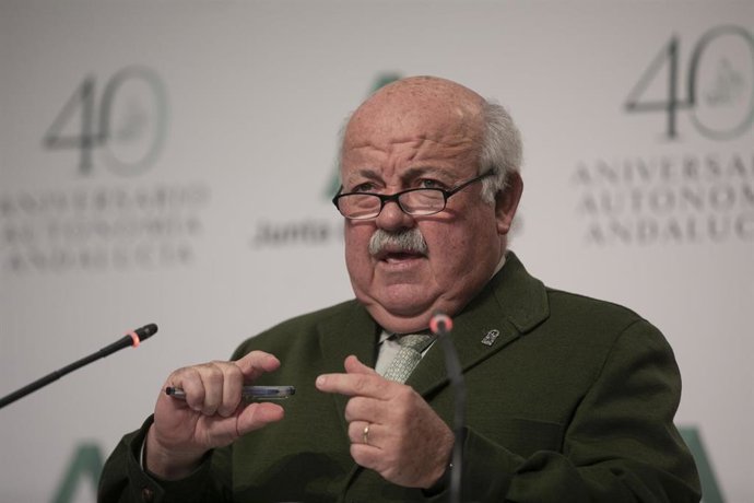 El consejero de Salud y Familias, Jesús Aguirre, este martes durante la rueda de prensa posterior a la reunión del Consejo de Gobierno.