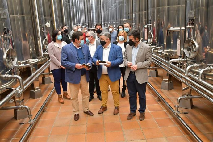 Visita de la Junta a la cooperativa agraria San Isidro