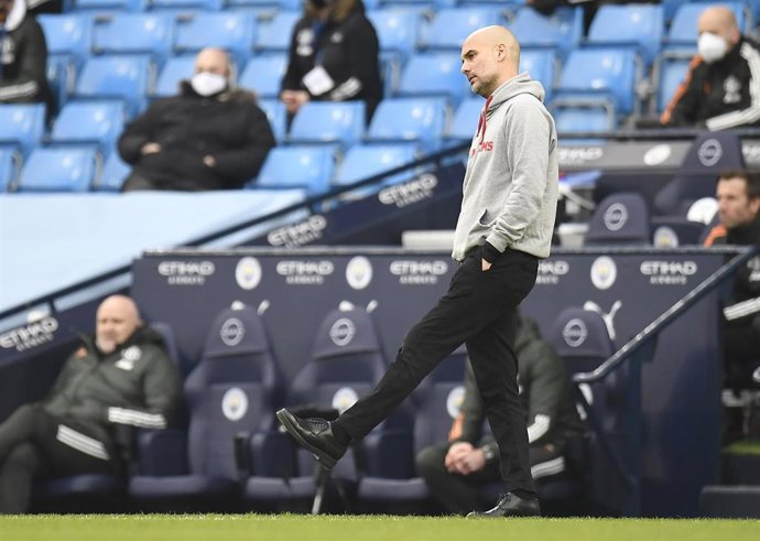 Pep Guardiola durante un partido del Manchester City
