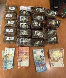 Hachís y dinero intervenido