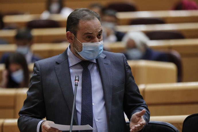 Archivo - El ministro de Transportes, Movilidad y Agenda Urbana, José Luis Ábalos, interviene durante una sesión de control al Gobierno en la Cámara Alta, en Madrid (España), a 6 de octubre de 2020. Durante el pleno, el Gobierno contesta a cuestiones re