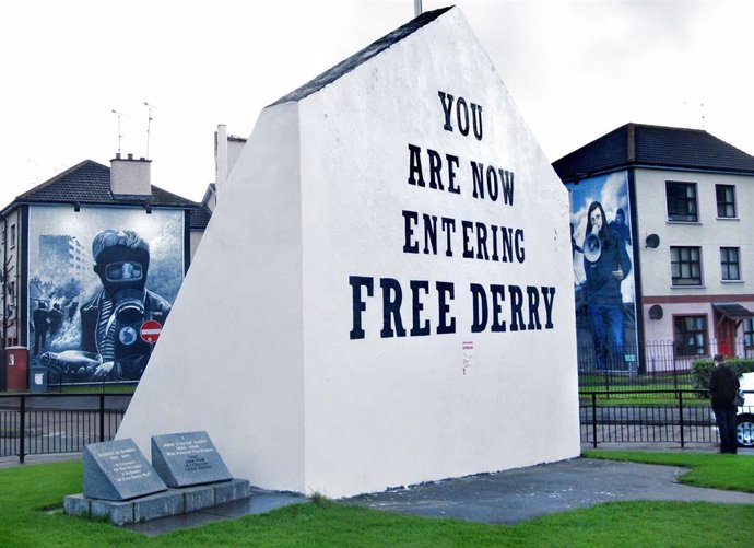 El 'Free Derry Corner', escenario de varios episodios del conflicto armado irlandés, como la Batalla del Bogside y el Domingo Sangriento en las décadas de 1960 y 1970.
