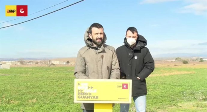 Archivo - El diputado electo de la CUP en el Parlament Pau Juvill y el diputado en el Congreso Albert Botran en una imagen de archivo.