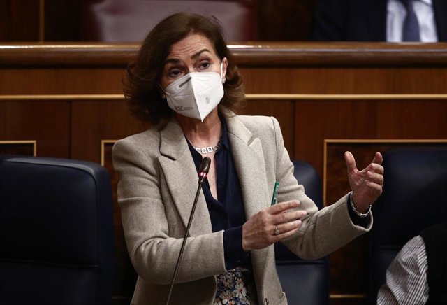 La vicepresidenta primera y ministra de la Presidencia, Relaciones con las Cortes y Memoria Democrática, Carmen Calvo; interviene durante una sesión de Control al Gobierno en el Congreso de los Diputados
