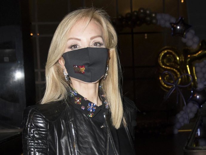 Carmen Lomana, de cena por la capital