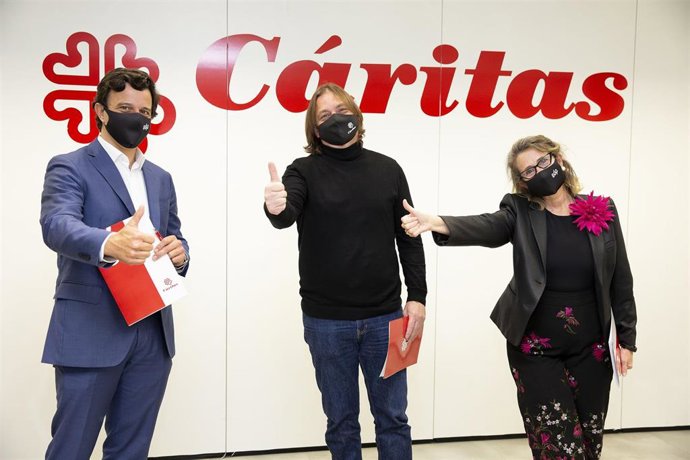 Miguel Fonseca (consejero comercial de EDP España), Francisco José Cristóbal (Cáritas) y Jorgelina Expósito (Fundación EDP)