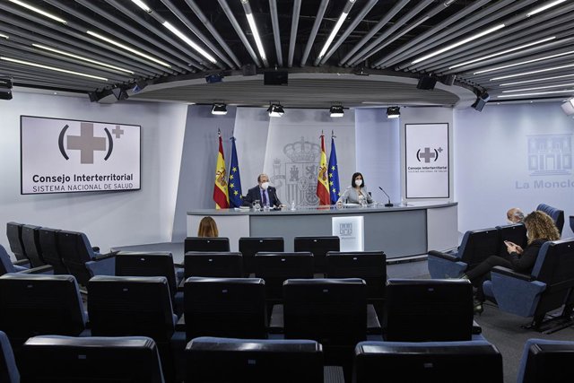 Archivo - Arxiu - El ministre de Política Territorial i Funció Pública, Miquel Iceta, i la ministra de Sanitat, Carolina Darias, en roda de premsa després de la reunió del Consell Interterritorial del Sistema Nacional de Salut. Madrid (Espanya) 3 de febre