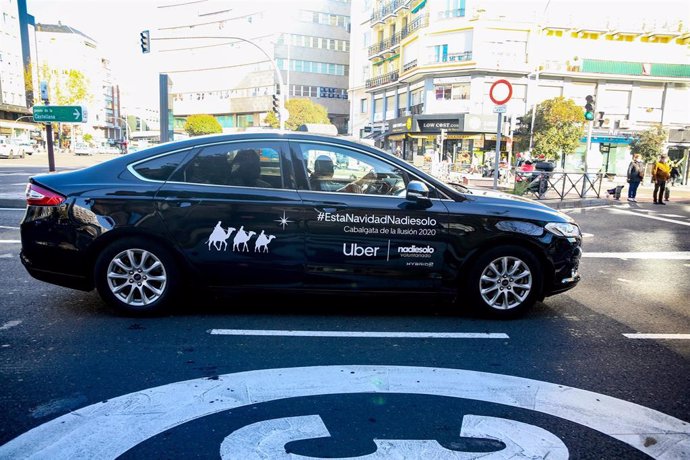 Archivo - El coche de Uber en Madrid