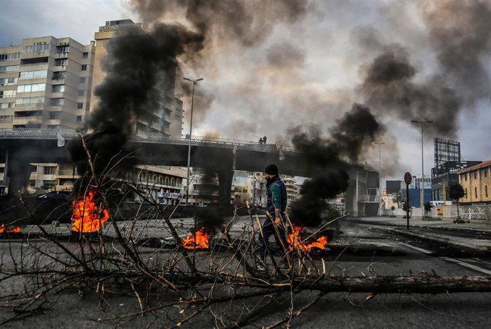 Protesta en Líbano a causa de la crisis económica