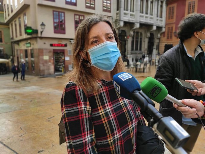Archivo - La portavoz de Somos en el Ayuntamiento de Oviedo, Ana Taboada.