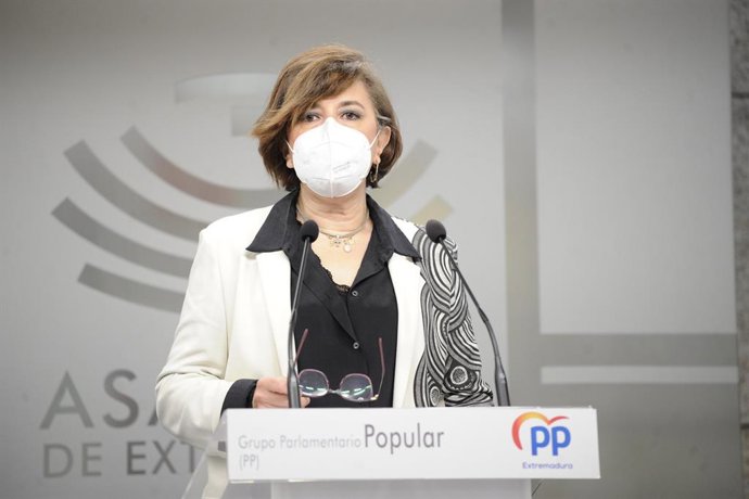 La diputada del PP en la Asamblea, Mercedes Morán, en una rueda de prensa.