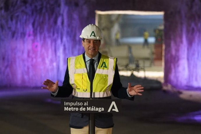 El presidente de la Junta, Juanma Moreno, en un acto en el metro de Málaga