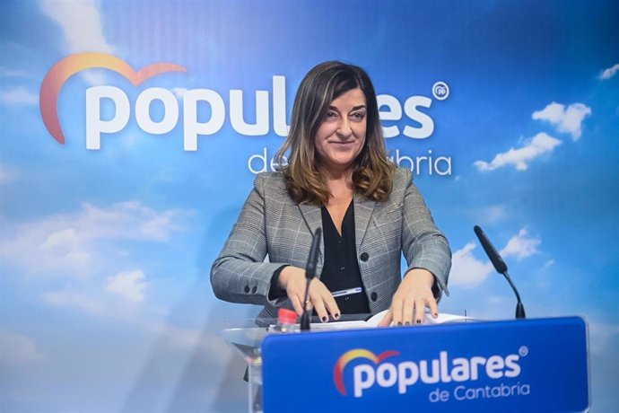 Archivo - La presidenta del PP de Cantabria, María José Sáenz de Buruaga