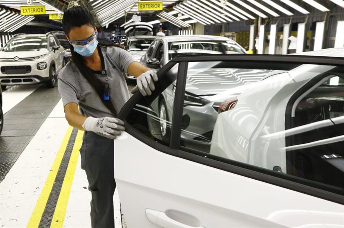 Archivo - Planta de Stellantis en Zaragoza.