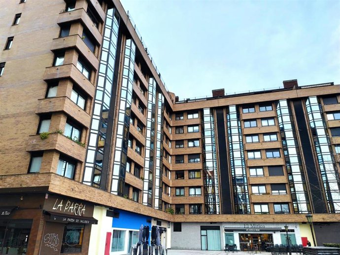 Recursos de compraventa y alquiler de viviendas de segunda mano en la Plaza Ángel González.