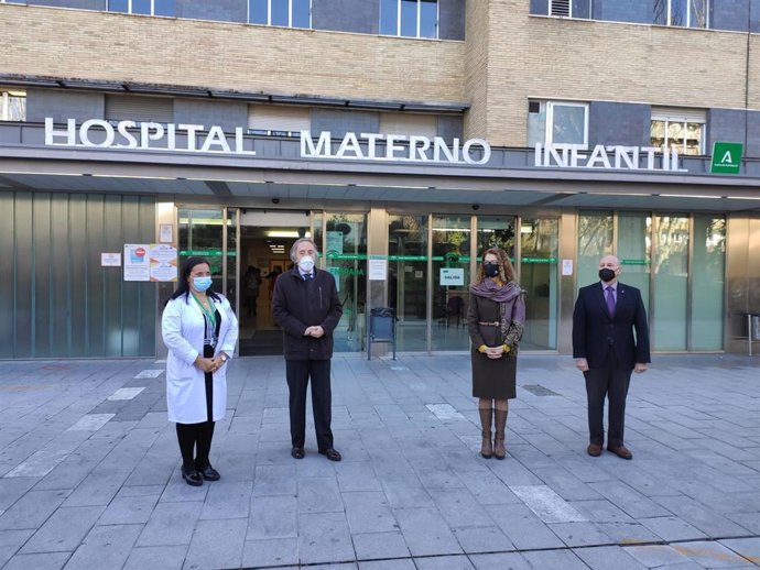 Visita a las dos aulas hospitalarias del Hospital Universitario Virgen de las Nieves de Granada