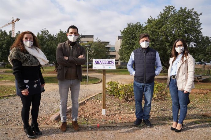 Zona verde con el nombre de Ana Lluch en Paterna