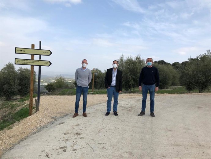 El delegado de Infraestructuras Rurales de la Diputación, Manuel Olmo, en Castil de Campos