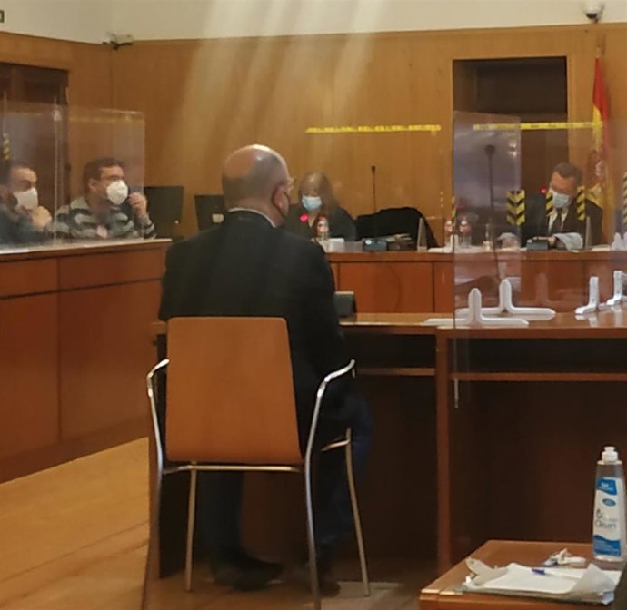 El edil de Movilidad y Espacio Urbano, Luis Vélez, durante el juicio en el que ha comparecido como testigo.