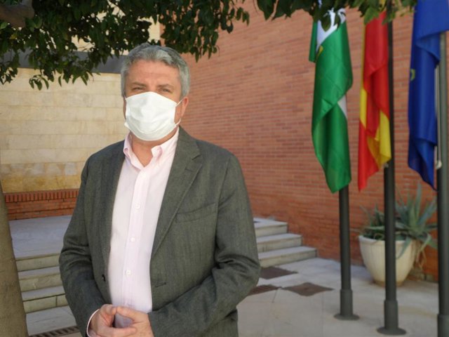 El delegado territorial de Salud y Familias en Almería, Juan de la Cruz Belmonte