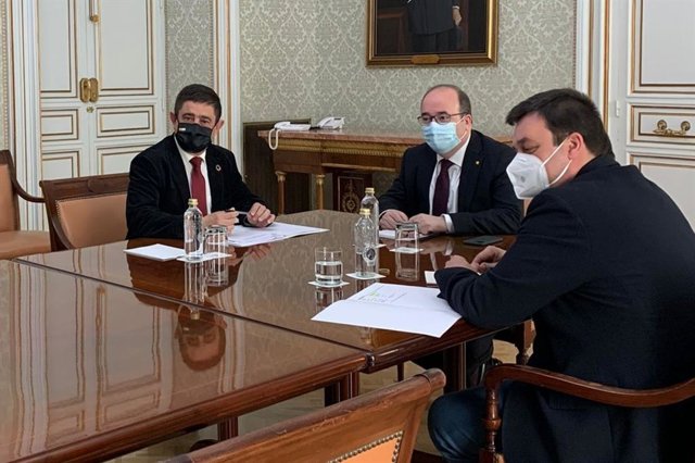 Reunión entre Reyes e Iceta.