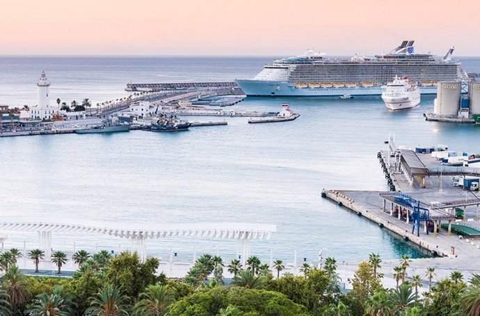 Cruceros en el puerto de Málaga