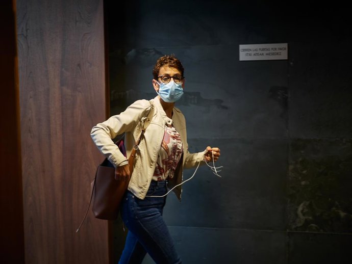 Archivo - La presidenta del Gobierno de Navarra, María Chivite, a su llegada al Parlamento de Navarra donde se ha rechazado, con los votos en contra de PSN, Geroa Bai, EH Bildu, Podemos e I-E, una moción de Navarra Suma por la que se instaba al Gobierno