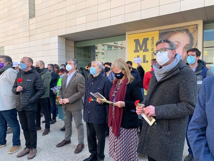 El obispo de Lleida, Salvador Giménez, este miércoles, junto a la consellera en funciones de Cultura, ngels Ponsa y representantes de instituciones de Lleida