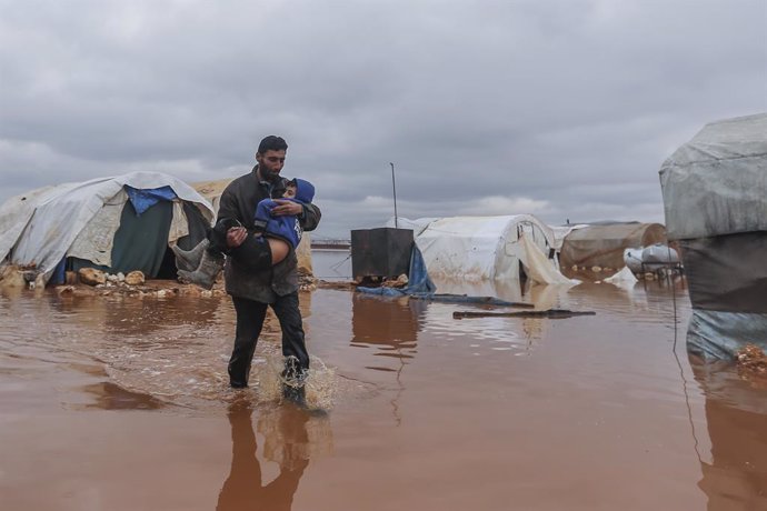 Archivo - Inundaciones en el campo de desplazados de Kafr Losin, en el noroeste de Siria