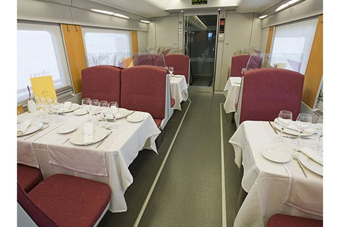 Archivo - Tren hotel, coche restaurante