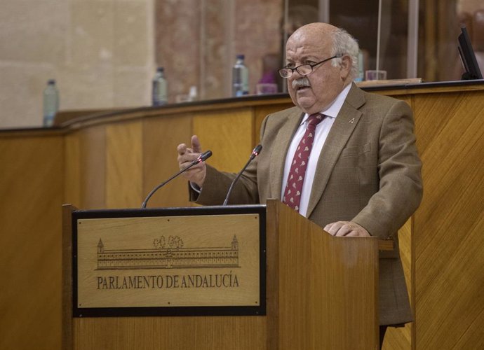 El presidente de Salud y Familias, Jesús Aguirre, durante su intervención en la primera jornada del Pleno del Parlamento andaluz. En Sevilla (Andalucía, España), a 10 de marzo de 2021.