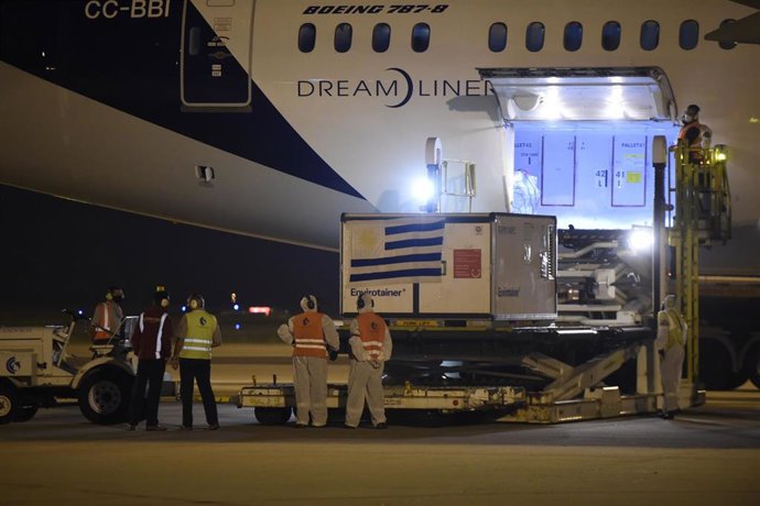 Llegada de las vacunas de Sinovac a Uruguay.